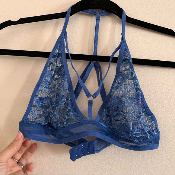 SOLD Avid Love Lace 2pc Set - Picture 2 of 5